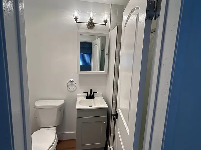 8206 Romaine St — Photo 10