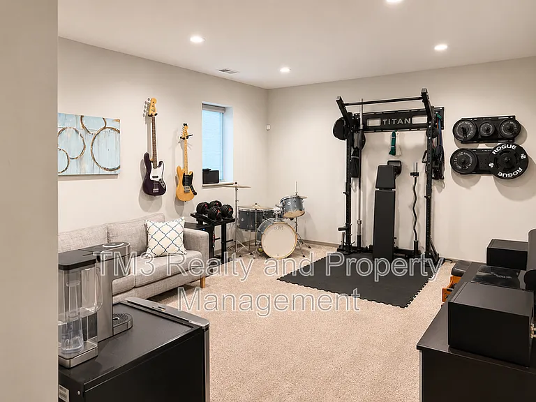 2436 Forest Ave — Photo 44