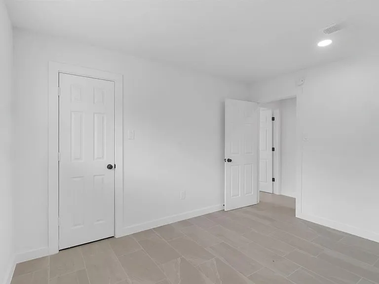 10938 Fleming Dr — Photo 17