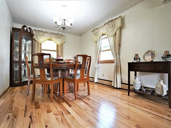 4th image of 415 Kingston Ave