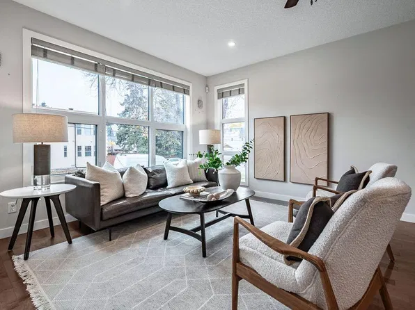 3502 W 3rd St NW, Calgary, AB T2K 0Z6