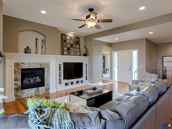 3rd image of 10108 Edge Water Ln