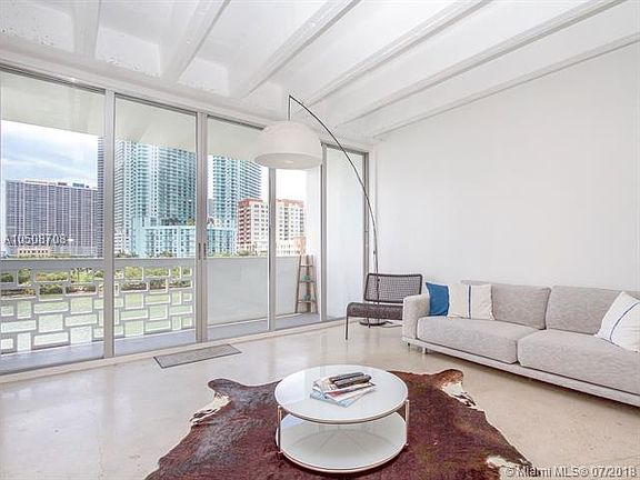 3rd image of 2121 N Bayshore Dr APT 612