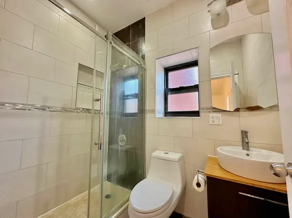 8 Lombardy Street 2R image 5 of 5