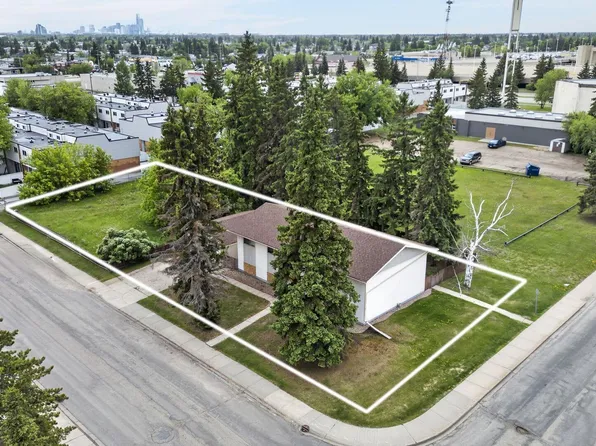 13908 64th St NW, Edmonton, AB T5A 1R9
