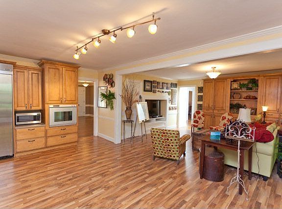 3rd image of 380 Vista Cir #E-21