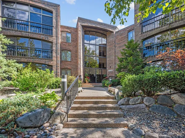 5501 Dewey Hill Rd APT 330, Edina, MN 55439