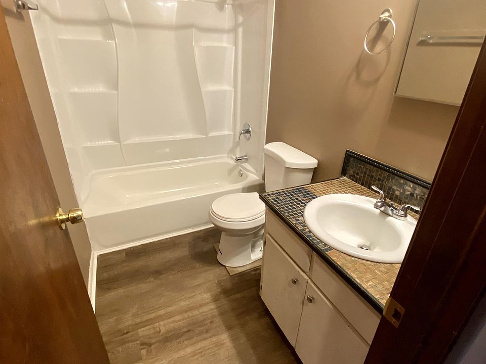 1865 Northwest Washington Boulevard 3 1865 NW Washington Blvd