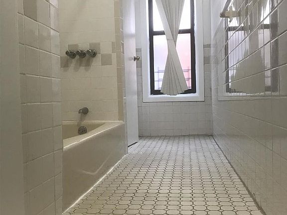 4th image of 231 W 96th St APT 7D