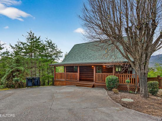 1937 Cougar Crossing Way, Sevierville, TN 37876