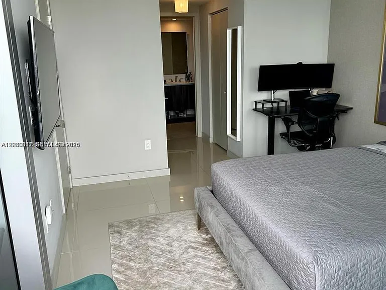 488 NE 18th St #1901 — Photo 19