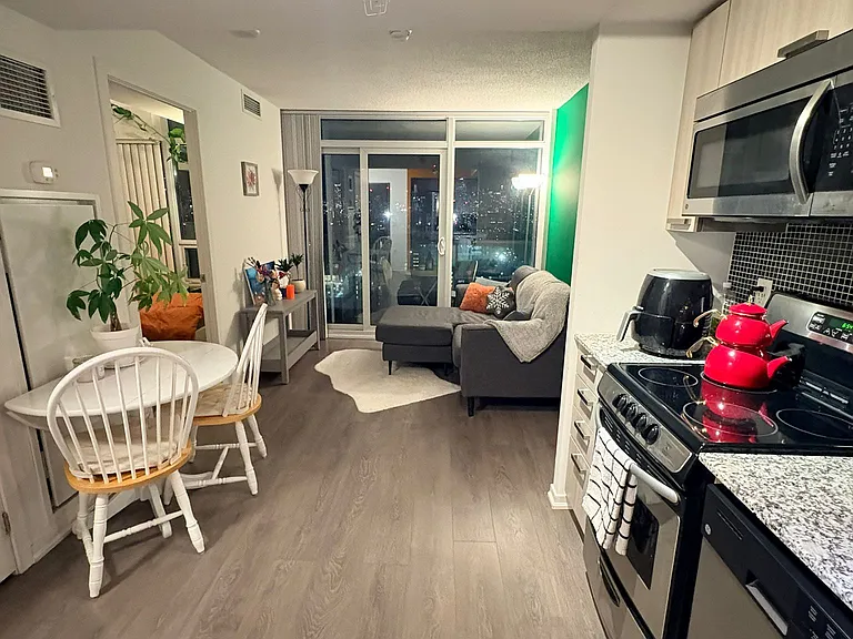 36 Lisgar St #2216E — Photo 12