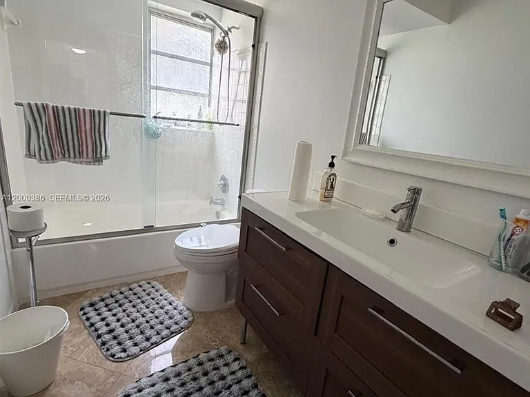 219 NE 14th Ave #101 — Photo 23