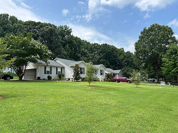 Corner lot on cul-de-sac - large front yard