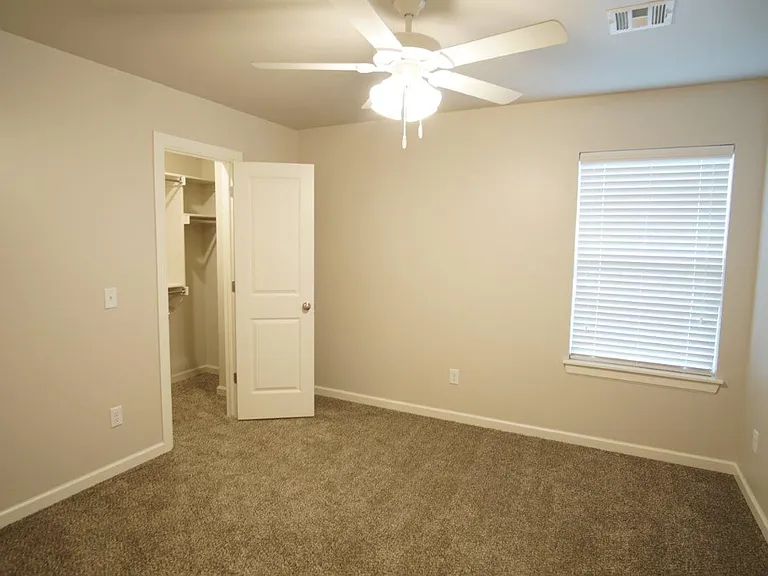 4310 NE 119th St — Photo 2