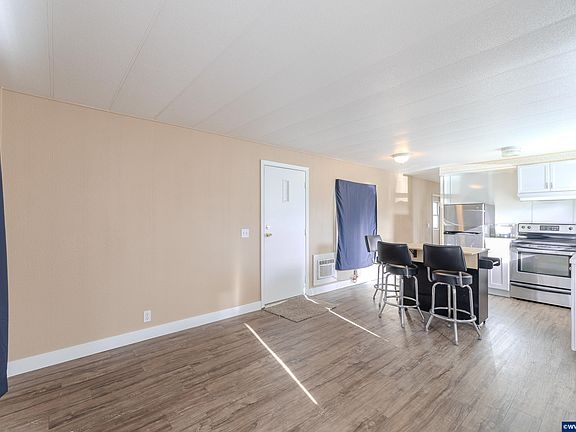 3rd image of 34774 Millard Rd Unit 4