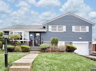 19 Pearl St, Dumont, NJ 07628