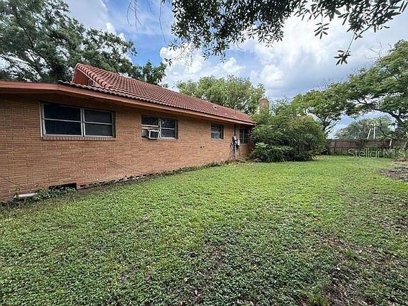 2nd image of 3011 S Wiggins Rd