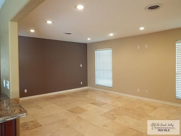 5th image of 1334 Willow Ct