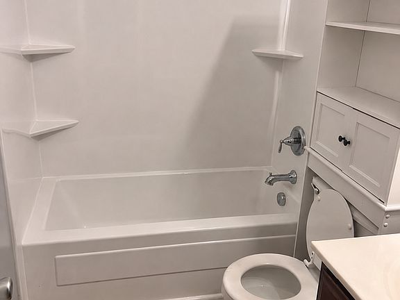 4th image of 5701 Chancellorsville Dr