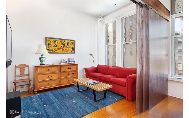 Sold by Douglas Elliman | media 21