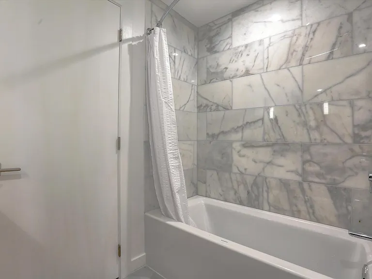 618 N Rampart St #202 — Photo 11