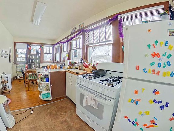 2nd image of 830 Bluemont Ave APT 2