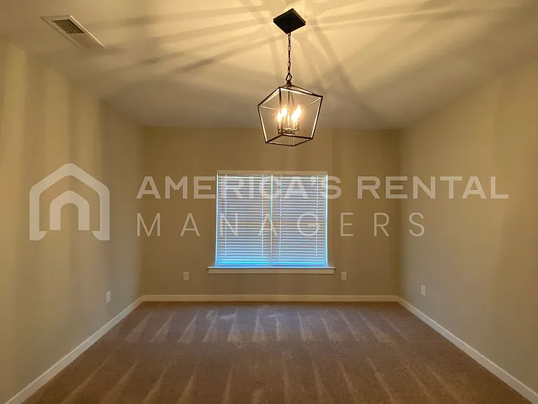 535 Troubadour Ln — Photo 26