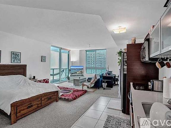 3rd image of 1900 N Bayshore Dr #4705