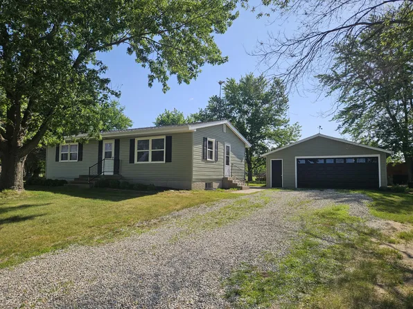 1093 Ocean Ave, Moscow, IA 52760
