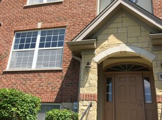 109 Creekbend Ct, Mount Prospect, IL