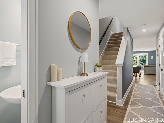 5th image of 8924 Barrington Ln #40