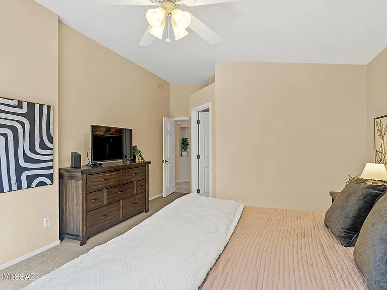 4906 N Sabino Gulch Ct — Photo 14