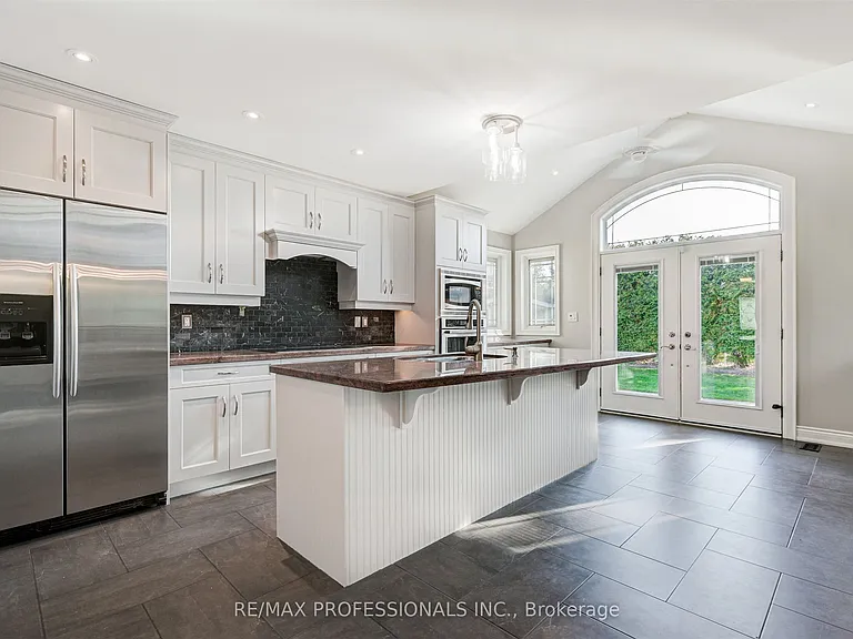 64 Ravensbourne Cres — Photo 8