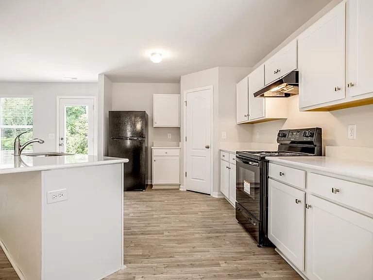 816 Conductor Ct — Photo 9