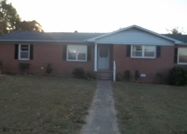1st image of 605 Hillcrest Dr