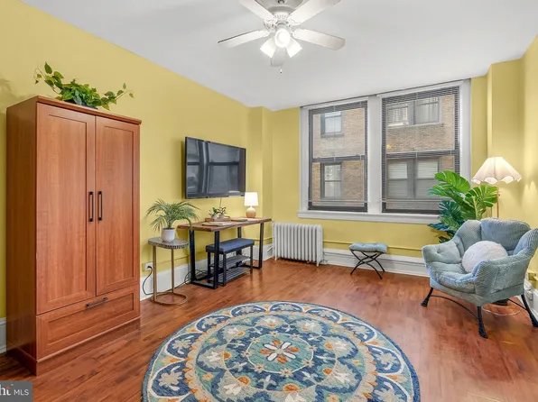 1324 Locust St APT 703, Philadelphia, PA 19107