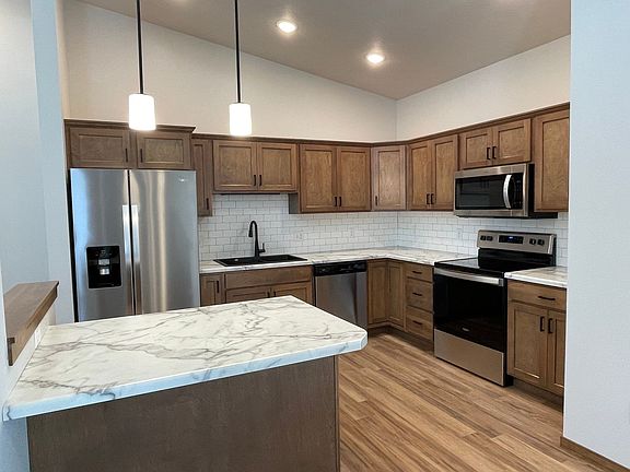 3rd image of 2410-2416 E Copalis Pl
