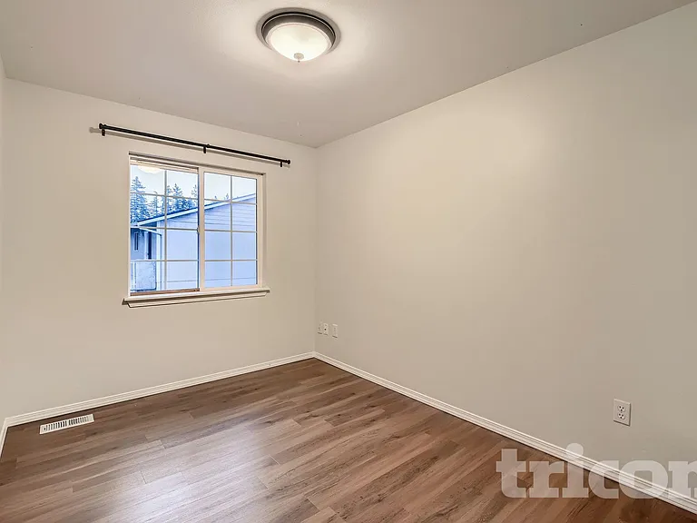 4111 176th Pl NE — Photo 5