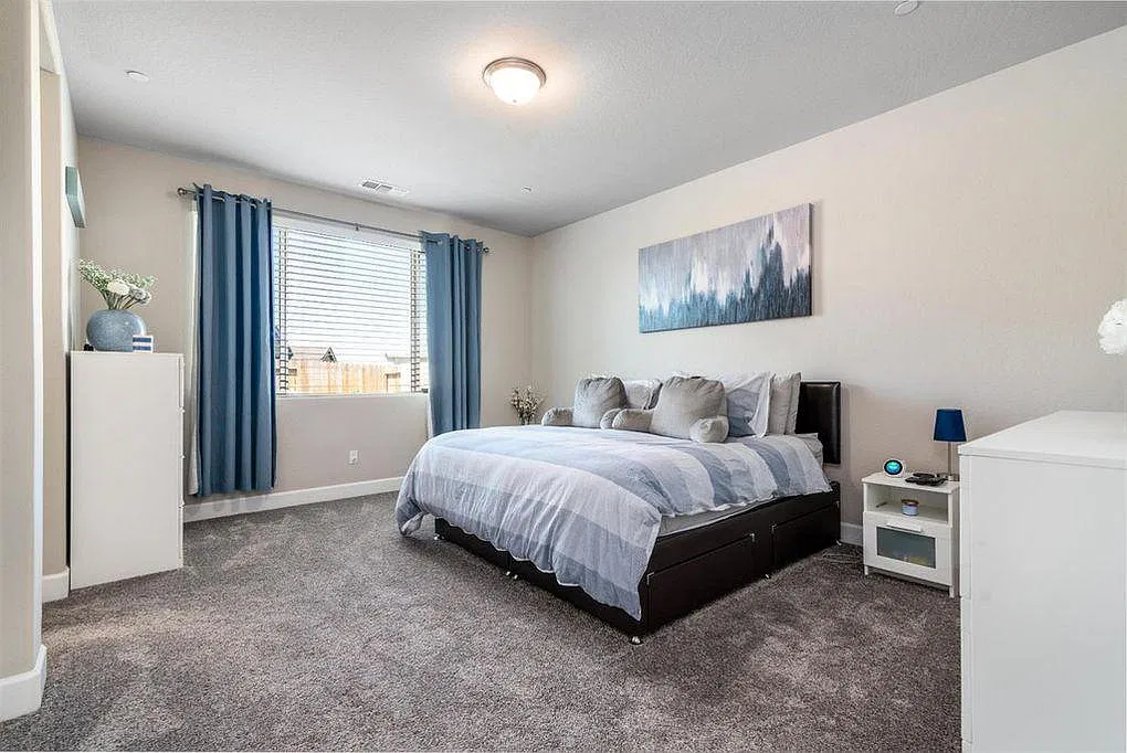 4 bed, 1855 sqft, $2,750 — Photo 3
