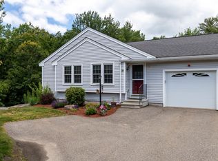 52 Rainbow Dr #52, Londonderry, NH 03053
