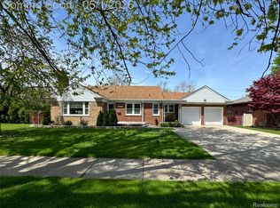 9424 Allen Rd, Allen Park, MI 48101