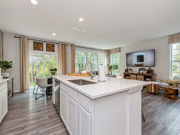 5th image of 2674 Martini St #1905