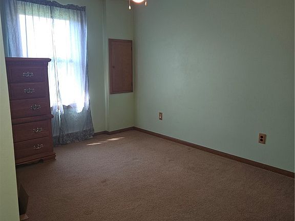 4th image of 16763 Kinsman Rd