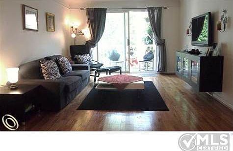 Living Room 2.JPG