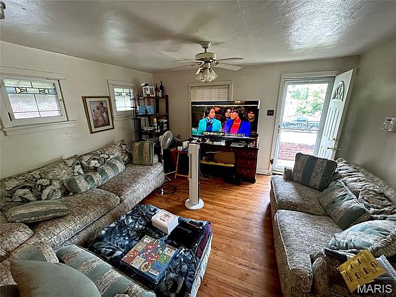 3rd image of 7051 Idlewild Ave