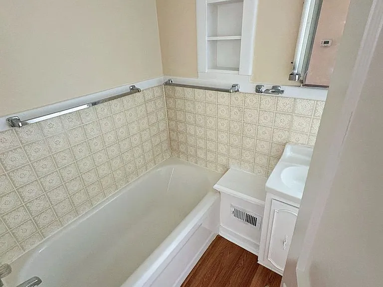 1251 S Dickerson Rd — Photo 13