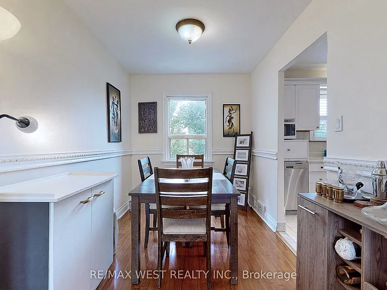 139 Ranee Ave #MAIN FLOOR — Photo 10