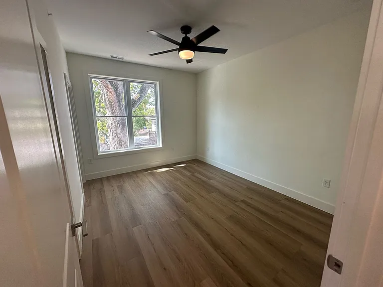626 N College Ave — Photo 8