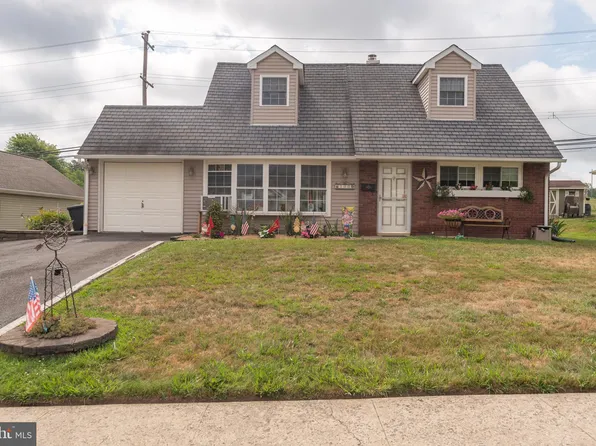 100 Harmony Rd, Levittown, PA 19056